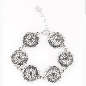 Women's Silver Floral Link Bracelet - Elegant Sunburst Design